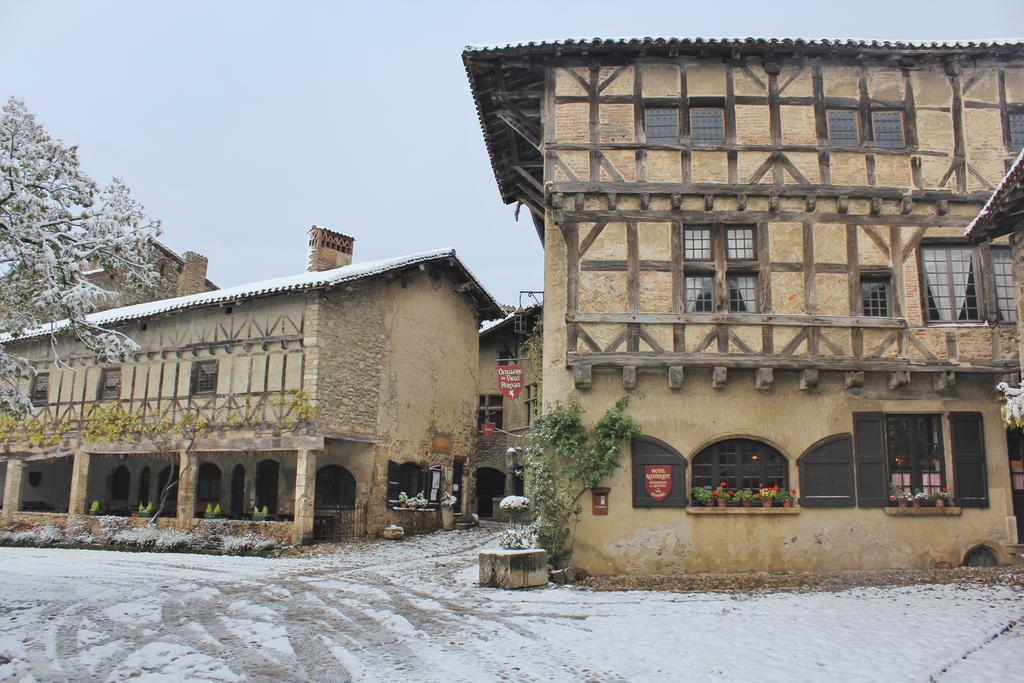 ホテル オステルリー デュ ビュー ペルージュ Pérouges エクステリア 写真